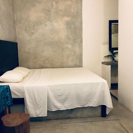 Haus 35 Panzió Weligama Kültér fotó