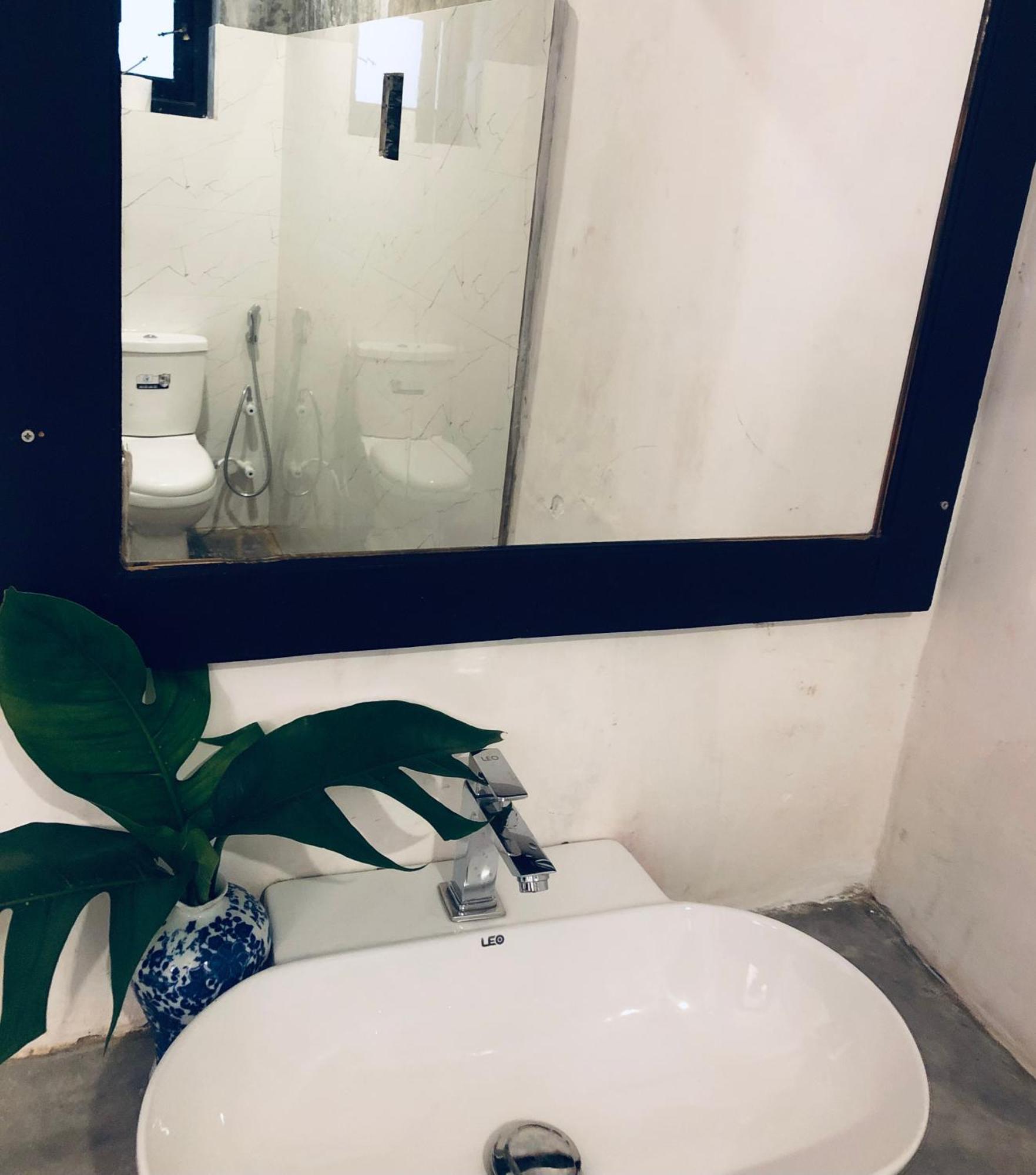 Haus 35 Panzió Weligama Kültér fotó
