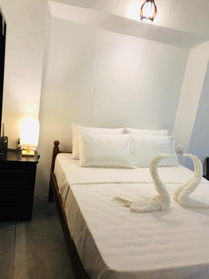 Haus 35 Panzió Weligama Kültér fotó